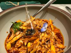 敲糖棒棒鸡-辛香汇·现炒川菜(淮海路百盛店)