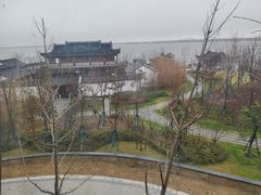 -上海滴水湖皇冠假日酒店