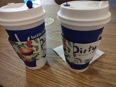 -瑞幸咖啡(大都会东方广场店)