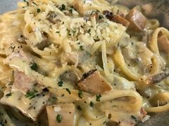 奶油培根意面-HELLO 27 意面·沙拉·帕尼尼