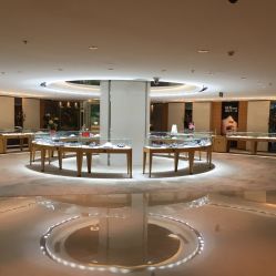 -北京七彩云南翡翠珠宝旗舰店(月坛店)