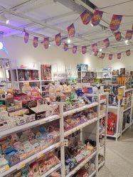 -嗨本可潮玩仓(大兴大悦春风里店)