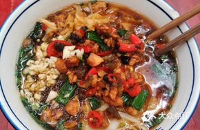 Stir-Fried Chicken Dice with Pickled Chili Noodles