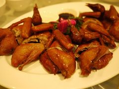 脆皮红烧乳鸽-福升海鲜洒楼