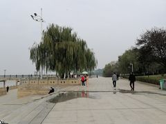 -巴陵广场
