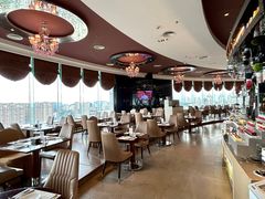 -荣誉国际酒店-云顶旋转餐厅