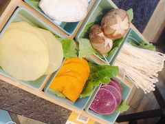 蔬菜拼盘-烤路里·韩国品质自助烤肉(石路天虹4号店)