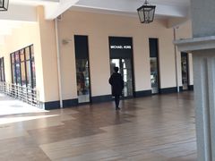 -王府井奥莱临潼小镇(临潼店)