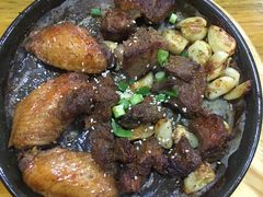-老东镇啤酒屋海鲜加工·蒸汽海鲜·海鲜烧烤(台东店)