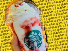 草莓轻乳酪星冰乐-星巴克(迪士尼小镇店)