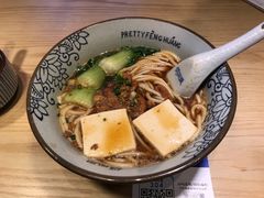 -俏凤凰(美林M·LIVE天地东座店)