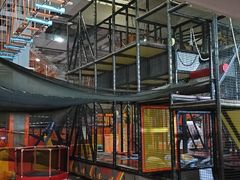 -嗨翻Hi-Fun竞技主题乐园·蹦床亲子生日轰趴(国光1937店)