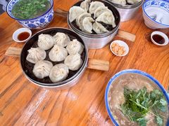 猪肉灌汤小笼包-罗卜李包子羊肉汤