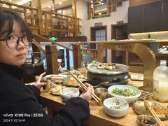 -青瓦餐厅·生鱼片·韩园烤肉(西塔店)