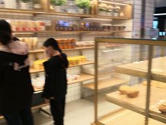 面包甜点陈列柜-面包新语(滨湖万达店)