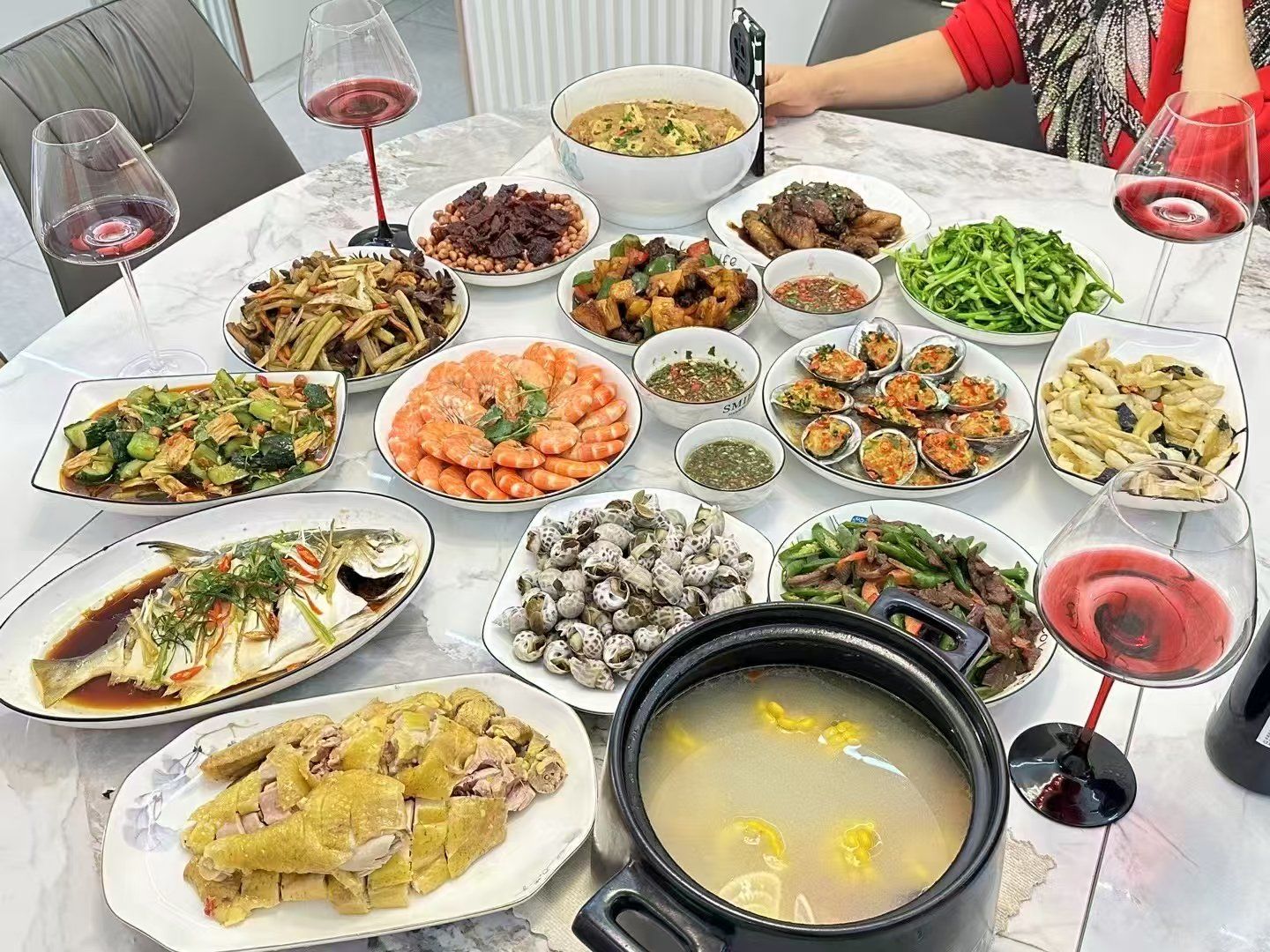 一桌丰富大餐,过年重10斤谁懂啊家人们!