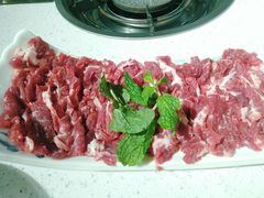 现切牛肉-贵府酸汤牛肉火锅·贵州老字号(飞山街店)