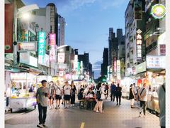 -六合夜市