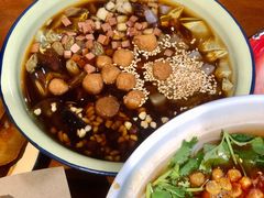 -爆炸头阿姨小四川正宗川味小吃(无任何分店)