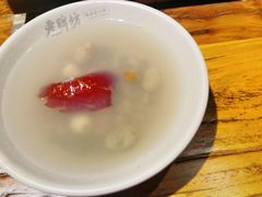 -老牌坊云南鱼豆花火锅(爱建店)