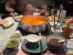 -尚尚仙·酸汤猪手·猪肚鸡火锅(华联万柳购物中心店)