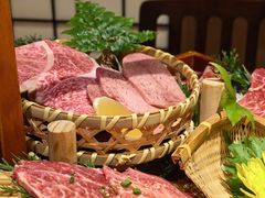 -山川小町·极番烧肉(新地假日广场店)