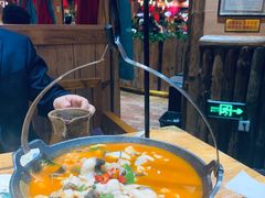 -老滇山寨•云南特色菜•地方菜•民族风情歌舞表演(金碧店)