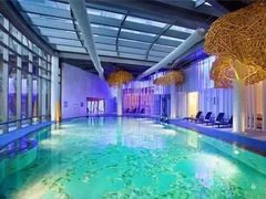 -上海滴水湖皇冠假日酒店