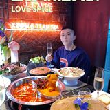 火锅配香槟🍾️有理说不清！就是爱💗