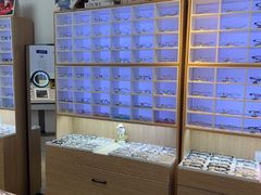 -天空之镜眼镜店蔡司依视路配镜授权零售店(望京颐堤港店)