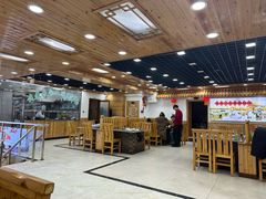 -屯老二农家铁锅炖·行业领军者(梅江店)