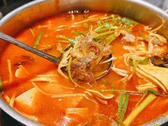 带皮牛肉酸汤火锅-泉味道贵州厨房(三里河店)