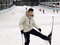 -乔波室内滑雪场