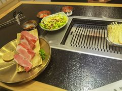 -臻牛烤肉