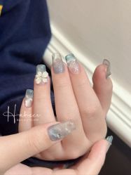 -花岐款式专研健康美甲沙龙