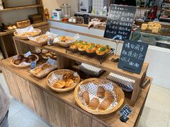 -沁屋面包店(人民东路店)