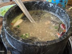 -鲁朗纳麦石锅鸡庄园