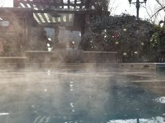 -芭东小镇温泉