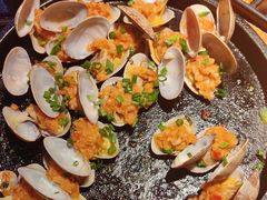 -何师烧烤·小龙虾·江湖川菜·精酿啤酒(成温店)