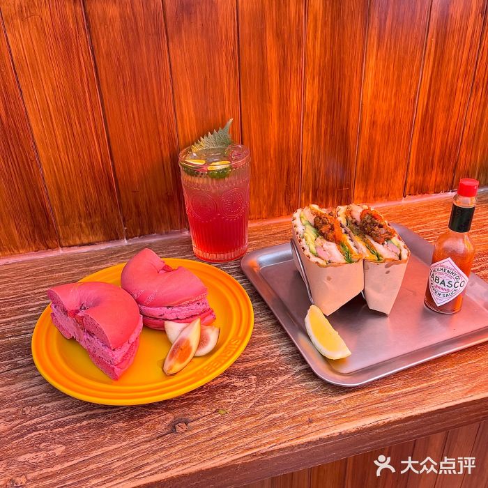 Catch Bagel(芳草地店)墨鸡图片