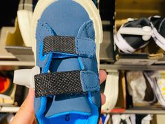 -王府井奥莱临潼小镇(临潼店)