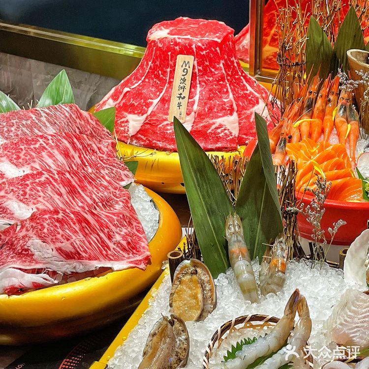 竟然在吃M9和牛的店里❗️调了杯傻瓜伏特加🔥不限量