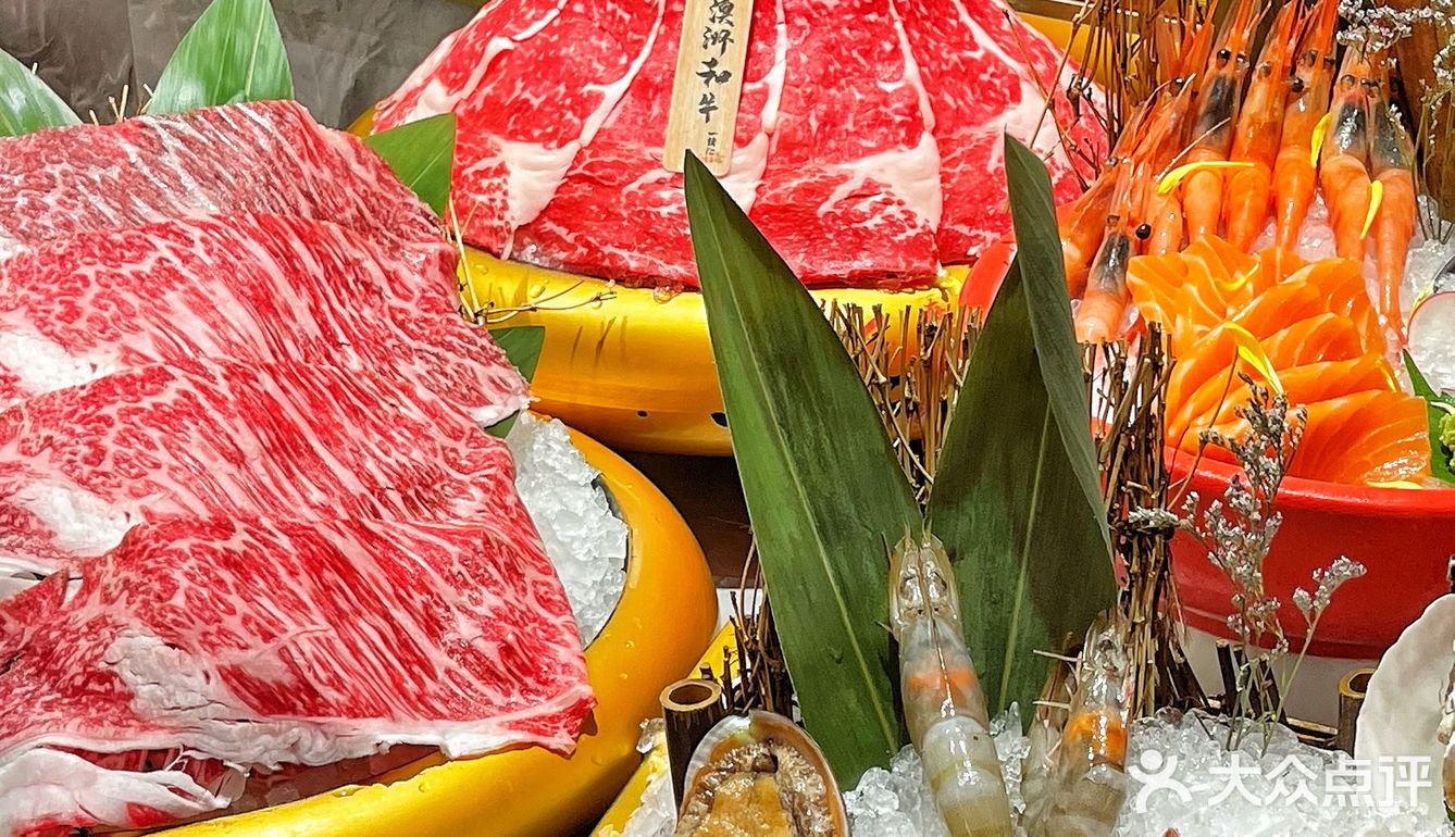 竟然在吃M9和牛的店里❗️调了杯傻瓜伏特加🔥不限量