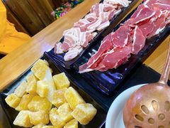 -果松木炭酸菜铜火锅·外婆参鸡汤