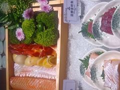 -雍容荟帝王蟹活龙虾展台自助(IFS黑金店)