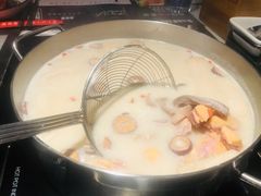 -尚尚仙·酸汤猪手·猪肚鸡火锅(华联万柳购物中心店)