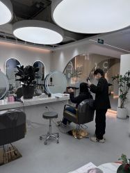 -DO A HAIRSTYLE