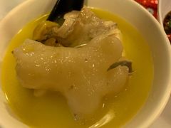 -鲜入围煮花胶鸡海鲜火锅