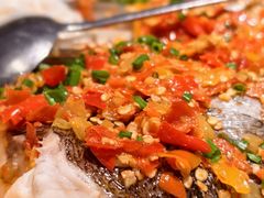 剁椒蒸鲜活鱼头-费大厨辣椒炒肉(黄兴中心广场店)