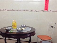 -肥佬良扣肉粉面店(梧州总店)